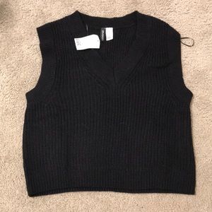 H&M black knit sweater vest women's size medium NWT